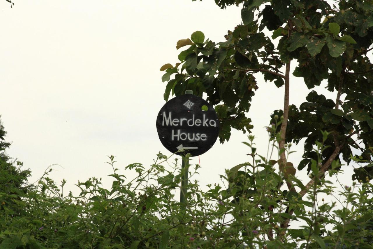 Merdeka House Maluk Eksteriør billede